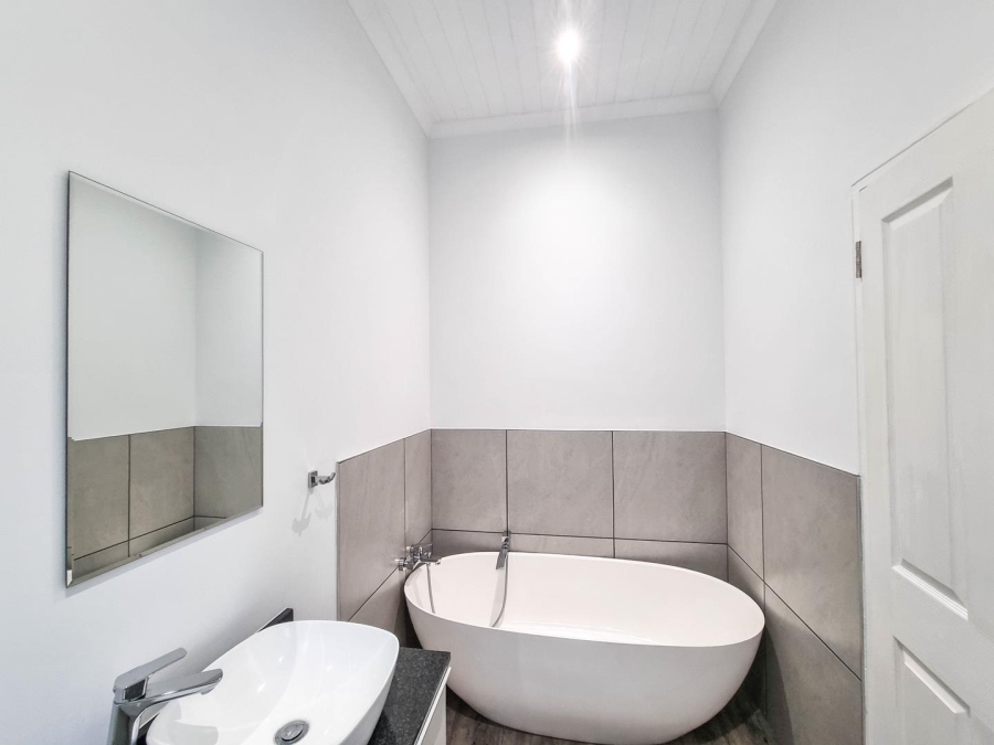 2 Bedroom Property for Sale in Sandbaai Western Cape